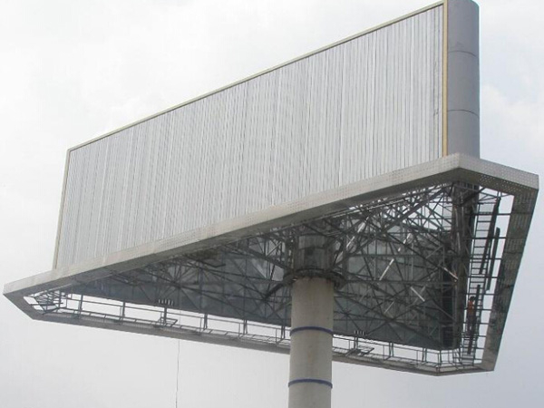 三面翻廣告牌制作有很大的學(xué)問(wèn)呢