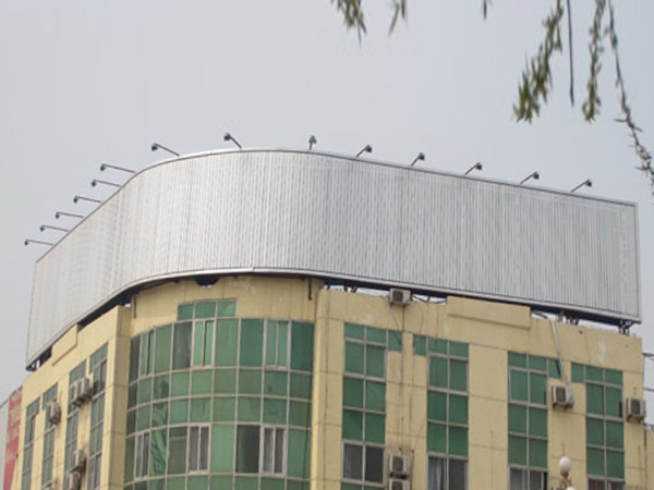 圓弧三面翻廣告牌安裝技術(shù)難點(diǎn)解析