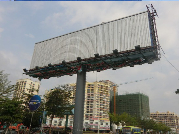 三面翻廣告牌安裝圖解，請(qǐng)專(zhuān)業(yè)人士參考